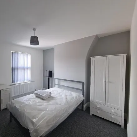 Rent this 4 bed room on Cauldon Road in Stoke, ST4 2EB