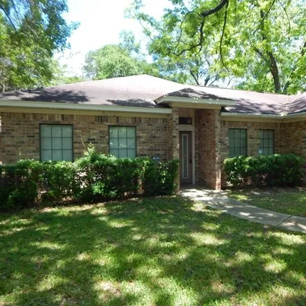 Buy this 2 bed townhouse on 462 West Kaufman Street in Gilmer, TX 75644