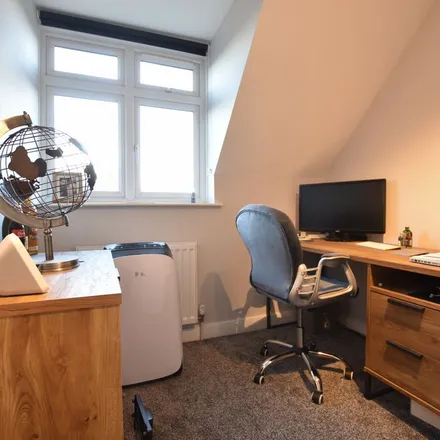 Rent this 4 bed apartment on 7 Aldwick Close in London, SE9 3UE