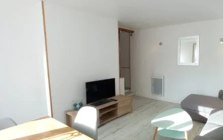 Rent this 2 bed apartment on 107 Rue Léon Gambetta in 76250 Déville-lès-Rouen, France