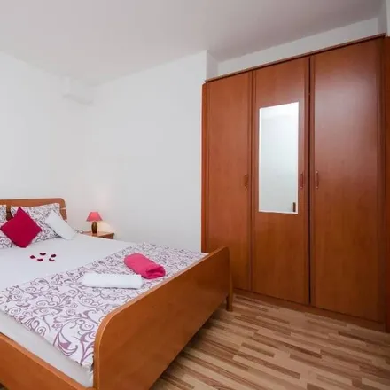 Image 3 - 51521, Croatia - Apartment for rent