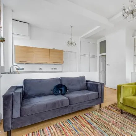 Image 2 - Portman Mansions, Chiltern Street, London, W1U 5AL, United Kingdom - Apartment for rent