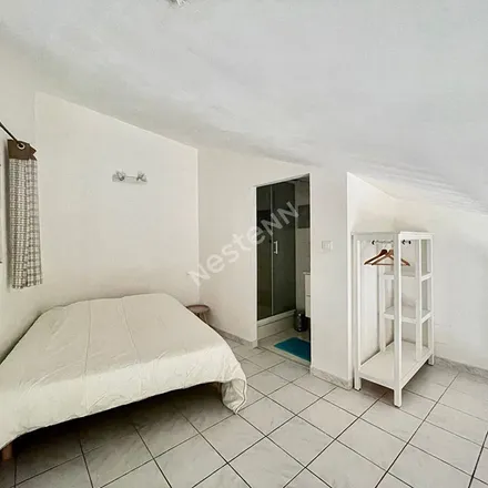 Rent this 2 bed apartment on 2 Rue Maréchal Foch in 84230 Châteauneuf-du-Pape, France
