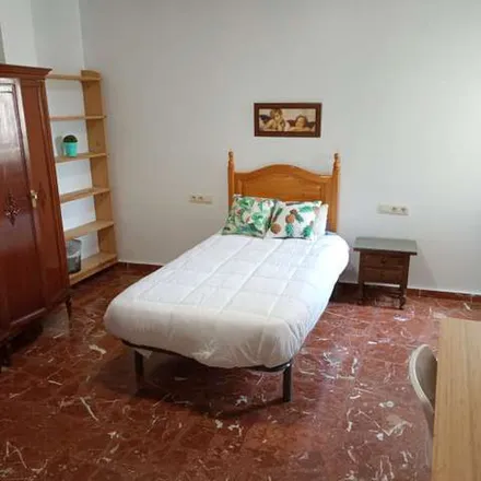 Rent this 5 bed apartment on Freakmondo in Calle Cruz, 7