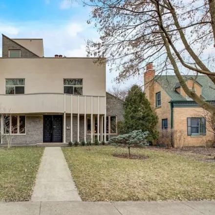 Image 3 - 2737 Highland Avenue, Evanston, IL 60201, USA - House for sale