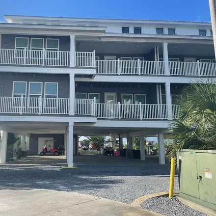 Buy this 2 bed condo on 1120 15th Street in Mexico Beach, Bay County