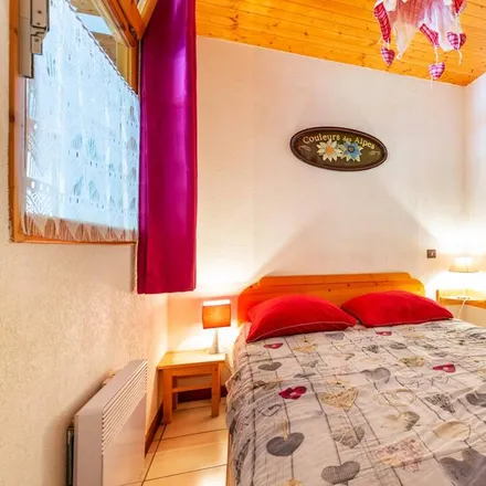 Rent this 4 bed apartment on Saint-Sorlin-d'Arves in Route du Col de la Croix de Fer, 73530 Saint-Sorlin-d'Arves