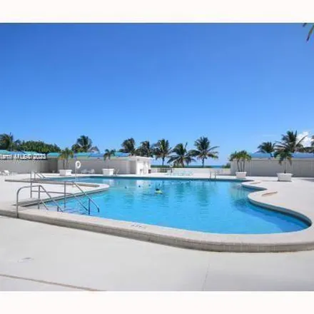 Image 1 - Imperial House, 5255 Collins Avenue, Miami Beach, FL 33140, USA - Apartment for rent