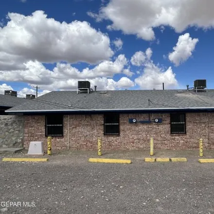 Image 9 - Travis Elementary School, Lincoln Avenue, El Paso, TX 79920, USA - House for sale