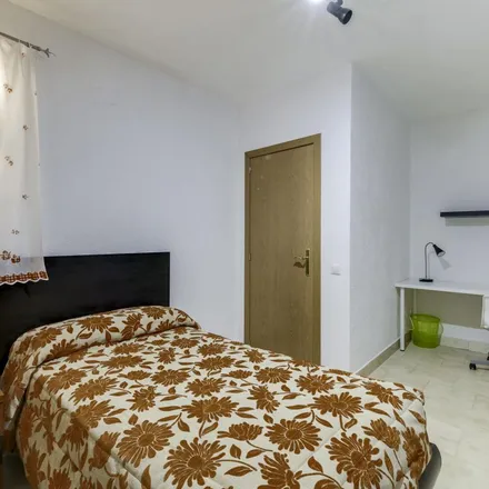 Rent this 5 bed apartment on Calle Esla in 28670 Villaviciosa de Odón, Spain