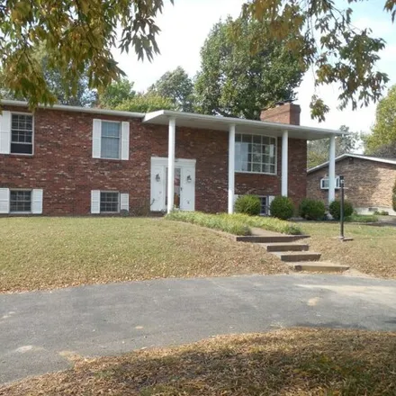 Buy this 4 bed house on 589 North Ingram Road in Sikeston, MO 63801