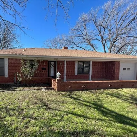 Rent this 3 bed house on 1994 Richland Drive in Abilene, TX 79603