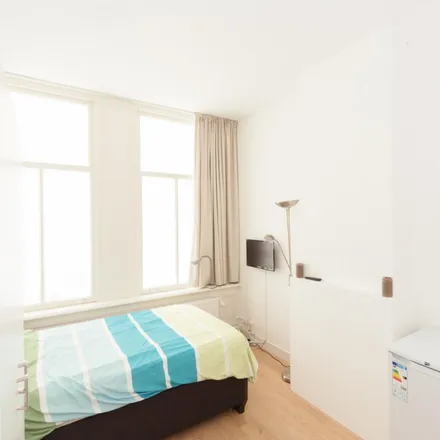 Rent this 5 bed room on Honingerdijk 95A in 3063 AL Rotterdam, Netherlands