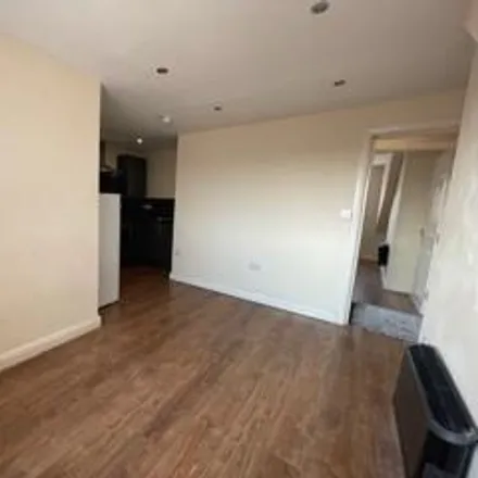 Image 5 - Sholebroke Place, Leeds, LS7 3HJ, United Kingdom - Apartment for rent