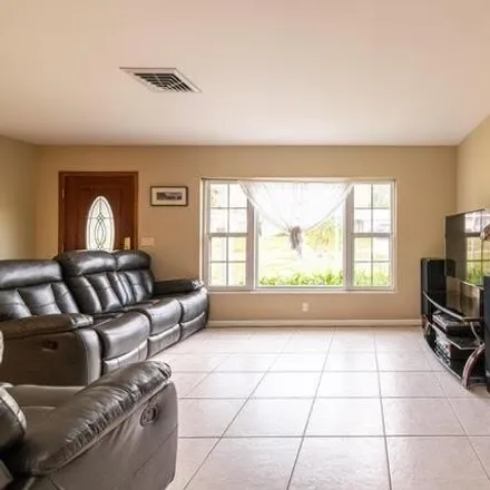 Image 3 - 2127 Burnice Drive, Clearwater, FL 33764, USA - House for sale