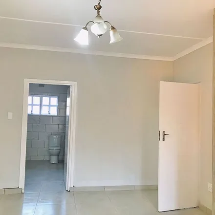 Rent this 3 bed townhouse on unnamed road in uMhlathuze Ward 1, Richards Bay