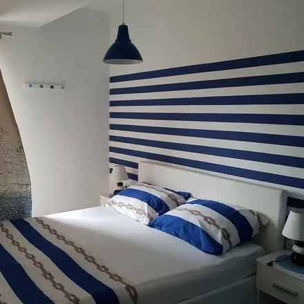 Rent this 2 bed house on Močići in Dubrovnik-Neretva County, Croatia