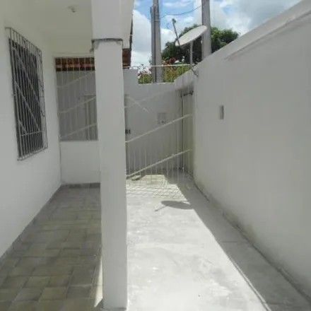 Buy this 3 bed house on Rua Silva Jardim in Silva Jardim, Alagoinhas - BA