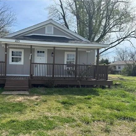 Buy this studio house on 415 South Cleveland Street in Springdale, AR 72764