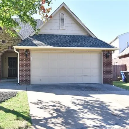 Buy this 4 bed house on Willow Avenue in Broken Arrow, OK 47133