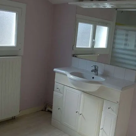 Rent this 2 bed apartment on 9 Rue Raspail in 36000 Châteauroux, France