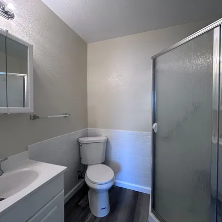 Image 2 - 2325 Harris Avenue, Del Paso Heights, Sacramento, CA 95838, USA - Apartment for rent