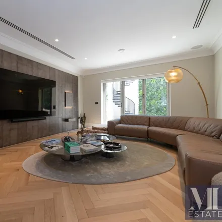 Image 1 - Heathbourne Road, London, WD23 1RD, United Kingdom - Apartment for rent