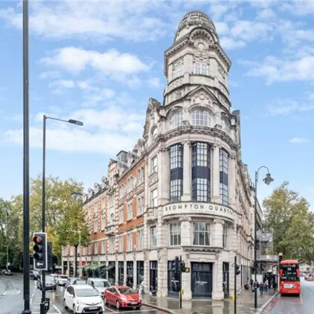 Image 2 - Empire House, Thurloe Place, London, SW7 2RR, United Kingdom - Apartment for sale
