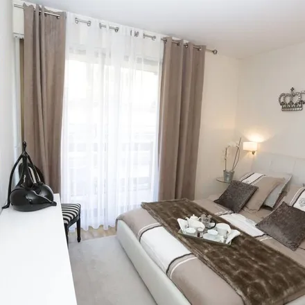 Rent this 2 bed apartment on 14800 Deauville