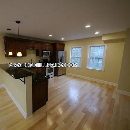 Image 2 - 177 Saint James Place, Boston, MA 02119, USA - Townhouse for rent