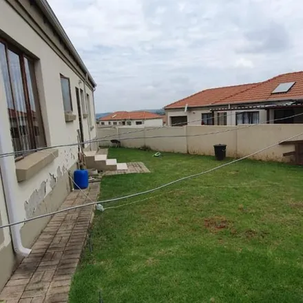 Image 2 - Ermelo Road, Blancheville, eMalahleni, 1042, South Africa - Apartment for rent