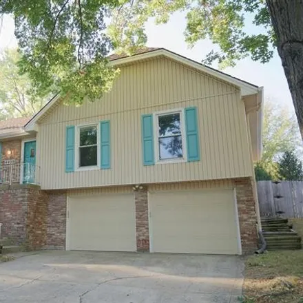 Image 2 - 4905 Northwest 67th Street, Kansas City, MO 64151, USA - House for sale