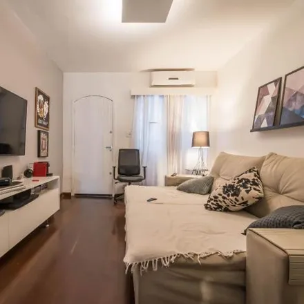 Buy this 2 bed house on Rua Xavier Gouveia in Campo Belo, São Paulo - SP