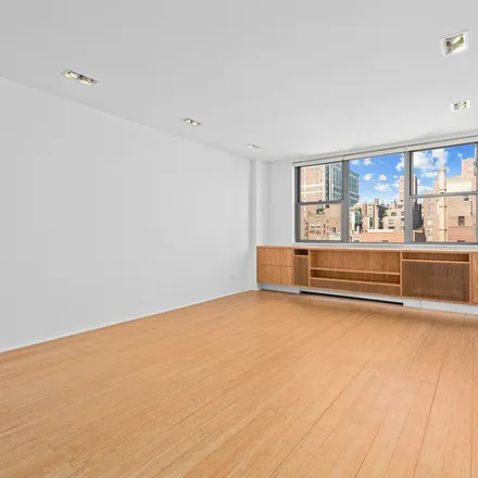 Rent this 1 bed townhouse on 32 East 20th Street in New York, NY 10003