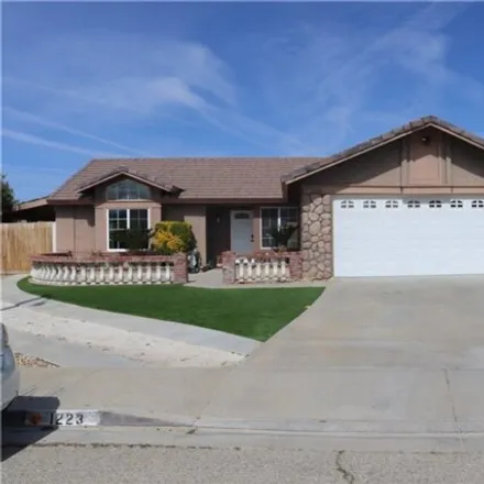 Rent this 3 bed house on 1201 Onyx Drive in Palmdale, CA 93550