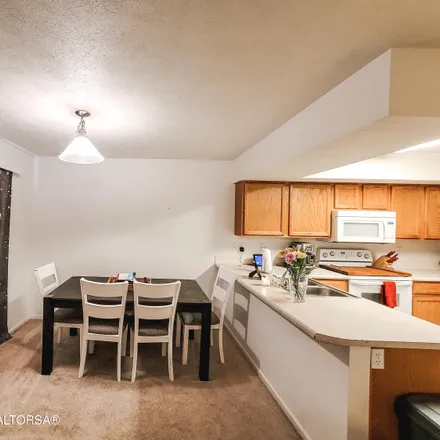 Image 4 - 384 South Colter Avenue, Pinedale, WY 82941, USA - Townhouse for sale