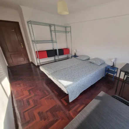 Rent this 3 bed room on Impasse da Oca in 2735-411 Sintra, Portugal