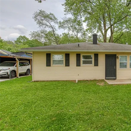 Rent this 3 bed house on 2725 Shirley Drive in Indianapolis, IN 46222