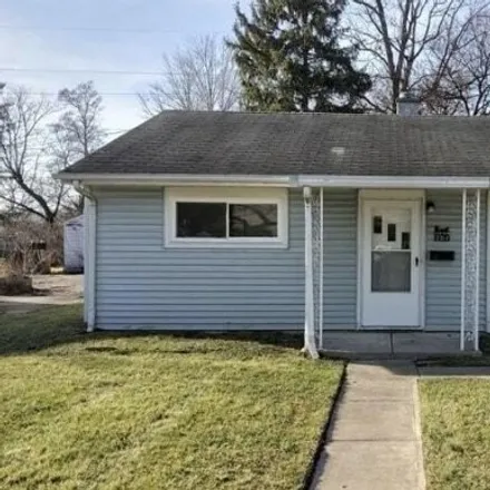 Buy this 3 bed house on 2319 Arlene Avenue in Dayton, OH 45406