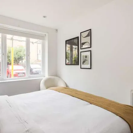 Image 7 - St Johns Hous, Lytham Street, London, SE17 2PN, United Kingdom - Apartment for rent
