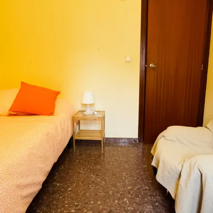 Image 3 - Carrer del Doctor Manuel Candela, 77, 46021 Valencia, Spain - Room for rent