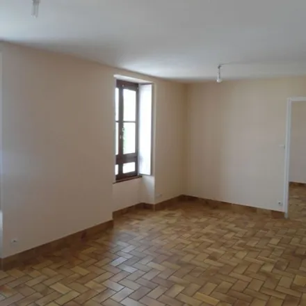Image 1 - Cabinet Voisine, 24 Place Saint-Pierre, 44150 Ancenis, France - Apartment for rent