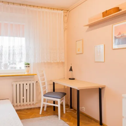 Rent this 3 bed room on Pilotów 20H in 80-460 Gdańsk, Poland