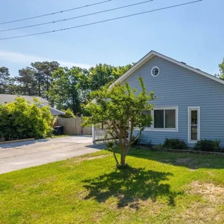 Buy this 3 bed house on 909 West Avalon Drive in Kill Devil Hills, NC 27948