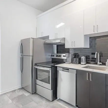 Image 2 - Montreal, QC H3B 2S7, Canada - Apartment for rent