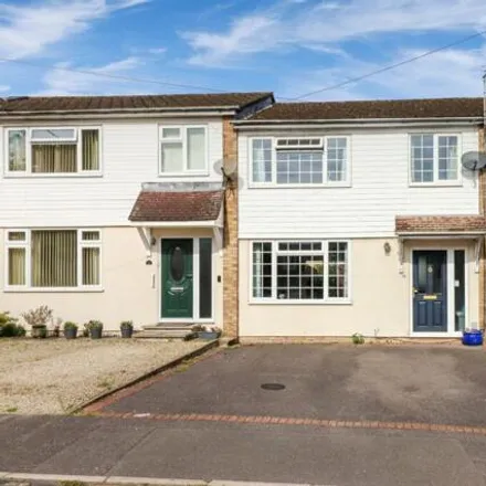 Buy this 3 bed townhouse on The Pines in Tylers Green, HP10 8BY