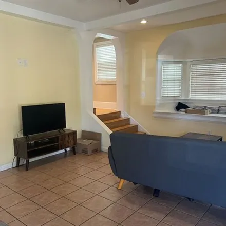Image 3 - 2637 South Catalina Street, Los Angeles, CA 90007, USA - Apartment for rent