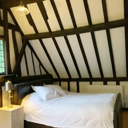 Rent this 4 bed house on Dormansland in TN8 6PT, United Kingdom