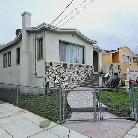 Image 2 - 6330 Racine St, Oakland, California, 94609 - House for sale