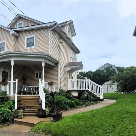 Buy this studio house on 363 Painter Street in Greensburg, PA 15601